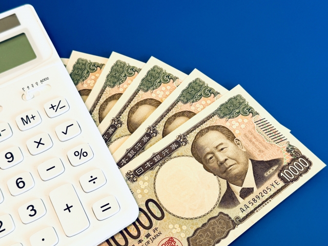現金と電卓